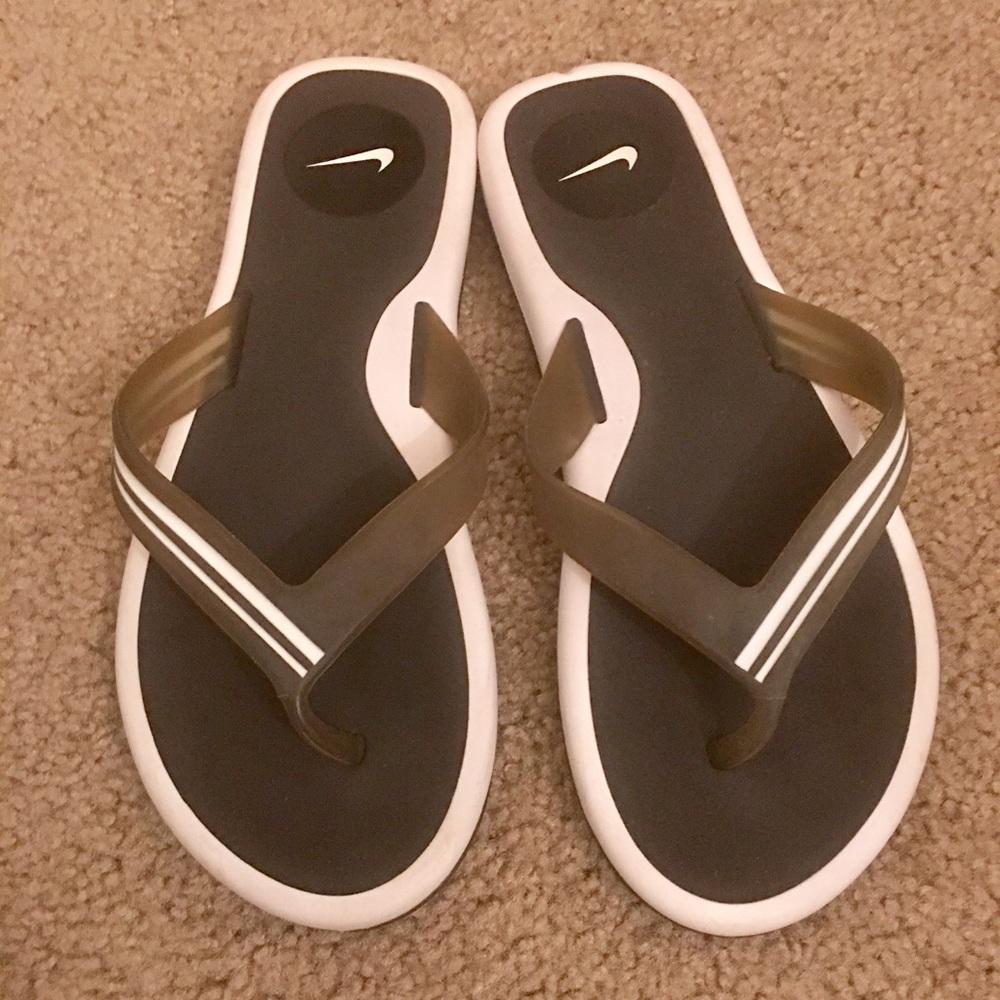 Nike flipflops